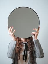 Overcoming Impostor Syndrome: A Lawyer’s Guide to Confidence