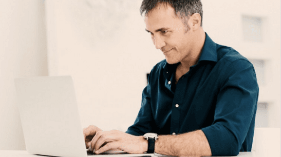 Copywriting 101: Write Copy That Sells Without Being Cheesy